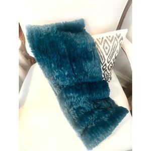 *NWOT* Blue/Green Faux Fur Infinity Scarf